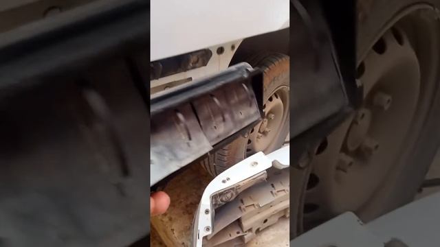 من اسباب تسرب الماء داخل صندوق السيارة كليو كلاسيك смотреть онлайн