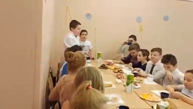 В преддверии Нового года на Огоньке пожелания от ученика 5" А "класса Осипова Ивана смотреть онлайн