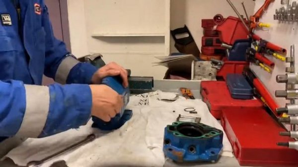 ALLWEILER THREE SCREW PUMP DISASSEMBLY