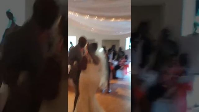 YVONNE'S WEDDING DANCE смотреть онлайн