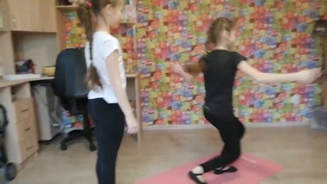 Акробатическое UNO смотреть онлайн
