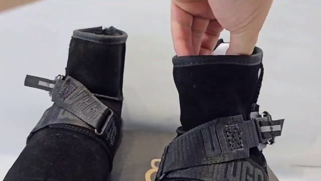 Мужские UGG Mens Classic Mini QuickClick Boot Вlасk смотреть онлайн