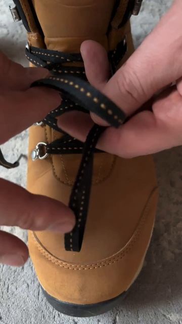 Лайфхак по завязыванию шнурков