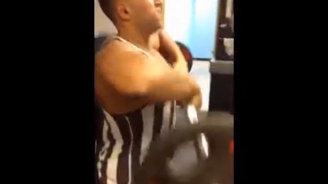 yan does upright rows (9 weeks out from being shredded as hell. Weight 200 lbs) смотреть онлайн