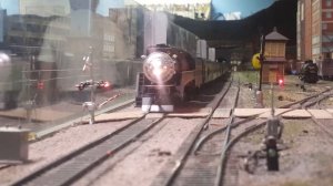 MTH BNSF #4449 GS-4 approaching a crossing at Abington Lines