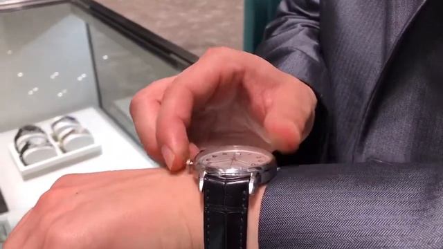 TIFFANY & CO. EAST WEST WATCH REVIEW смотреть онлайн