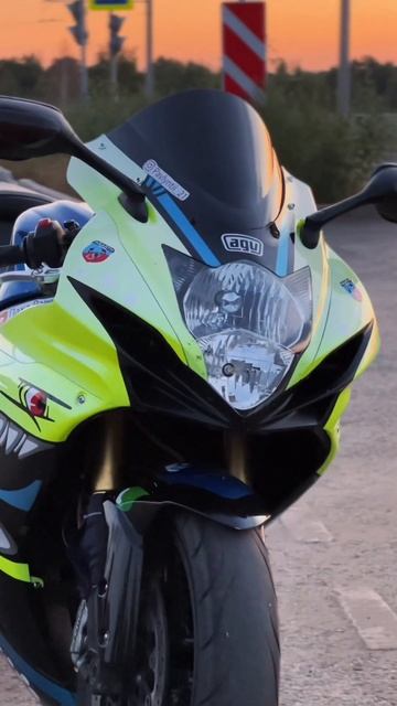 Suzuki GSX-R 750 L4 #motorcycle #suzuki смотреть онлайн