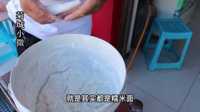 湖北公安过早餐，5元豆皮没有豆，铁板生煎卷榨菜，品种全价格低！ #菊城小微#美食vlog #地方特色美食 #传统小吃 смотреть онлайн