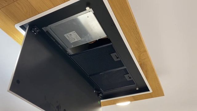 Acceder a los filtros y al número de serie de la campana de techo elica. смотреть онлайн