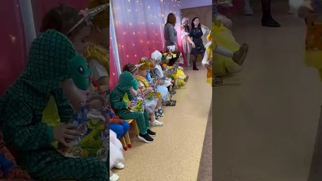 Новогодний утренник 24.12.2024 смотреть онлайн