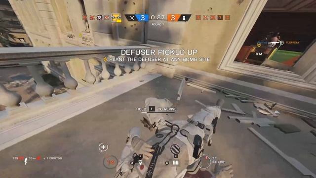 10,000 IQ play on Siege - Rainbow Six Siege смотреть онлайн