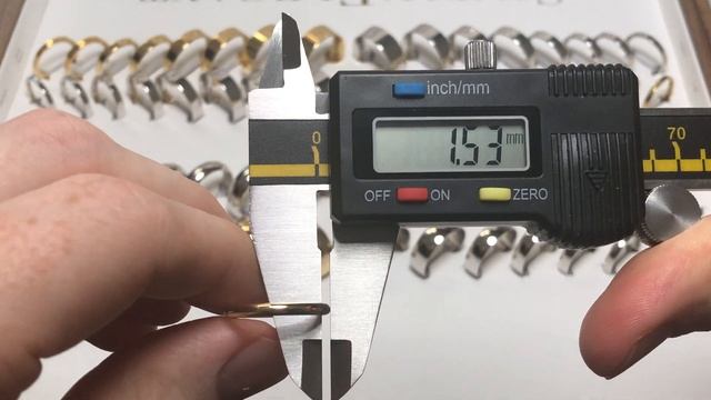 D Shape Wedding Ring, Medium Weight Overview 3 of 8 смотреть онлайн