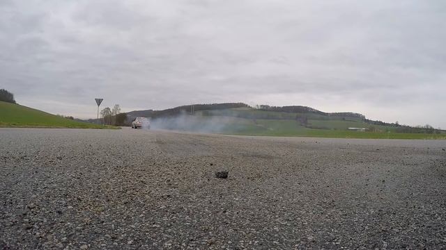 BMW E46 328Ci Burnout - Open Diff смотреть онлайн