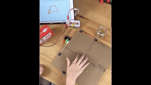 Craft This: Coordinate Plane Touchpad for Pixel Art Finger Paint with Makey Makey and Scratch смотреть онлайн