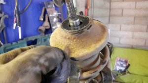 Daewoo Matiz. Замена упорного подшипника стойки.