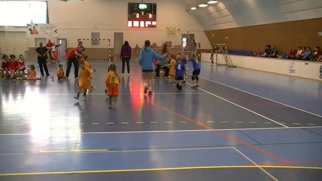 Turnaj přípravky na DHC Plzeň 14.11.2015 - DHC Plzeň E : Sokol Šťáhlavy B смотреть онлайн