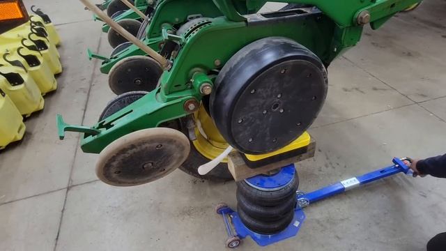 Best Thing Ever For Older Corn Planters Set N Seed!! How To Video смотреть онлайн