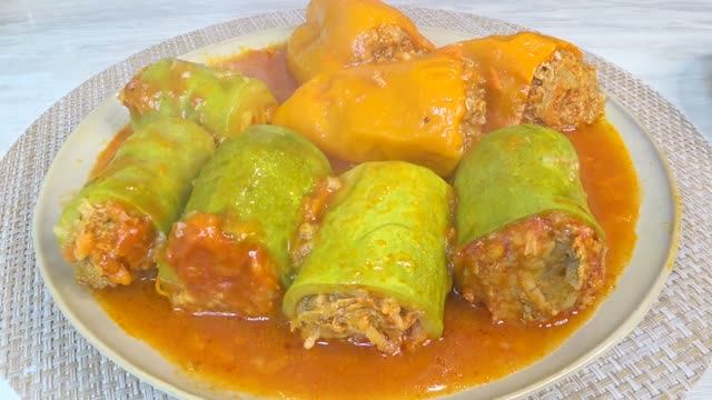 Меню за 1 час кабачки+перец+фарш+блины все в одной посуде не жарим, не запекаем смотреть онлайн