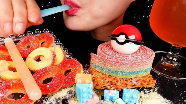 ASMR WAX STICK CANDY, POPPING JELLY 팝핑젤리, 왁스스틱캔디 먹방 / Nunsaegi ASMR 눈새기 смотреть онлайн