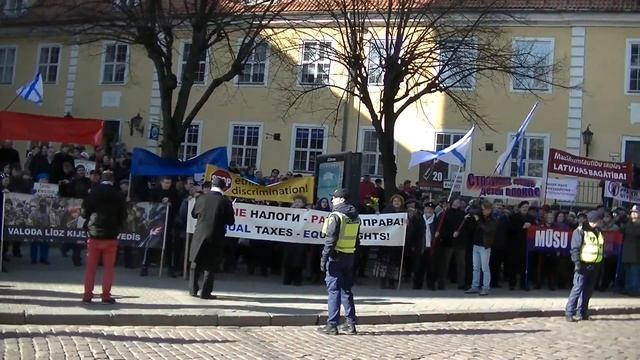 Плинер зачитывает требования на пикете у МОНа 10 апреля 2014 смотреть онлайн