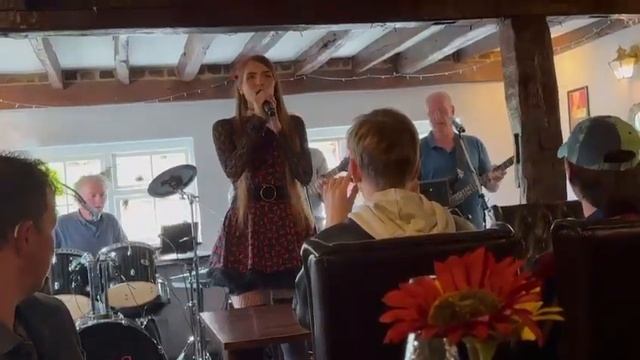 I'll Be There For You - Live at The Plough Rusper смотреть онлайн