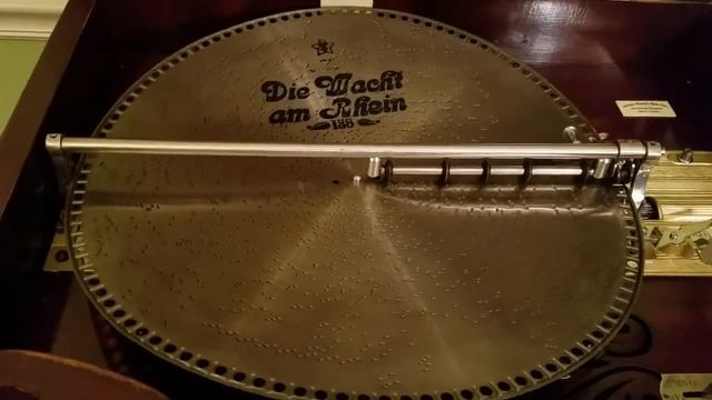 Mira 18.5" Music Box plays Disc 138, "Die Wacht Am Rhein" смотреть онлайн