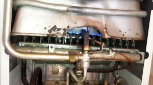 Проточный газовый водонагреватель Астра 8910 ( газовая колонка )  - пламя вспыхивает и тут же тухне