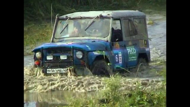 Соревнования на внедорожниках Джип-триал на день города. Тюмень