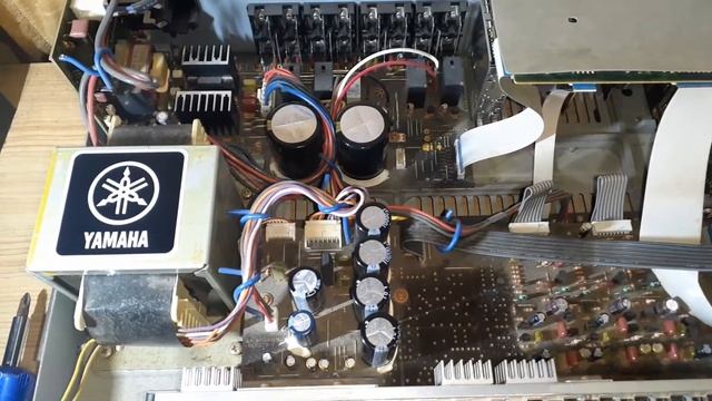 Yamaha RX-V450 NOT POWERING UP , REPLACING 1 CAPACITOR TO SOLVE PROBLEM , AS SUGGESTED BY OTHERS смотреть онлайн