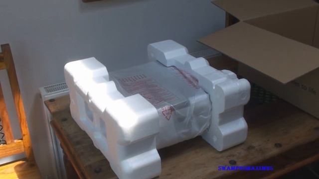 Arcam FMJ 400 Un-Boxing. смотреть онлайн