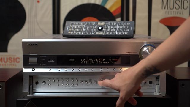 Massive Onkyo TX-SR805 Amplifier & Receiver with Phono for your Turntable and Remote смотреть онлайн