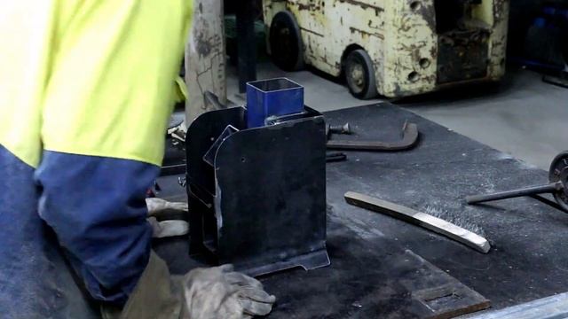 A Simple Insulated Rocket Stove Build смотреть онлайн