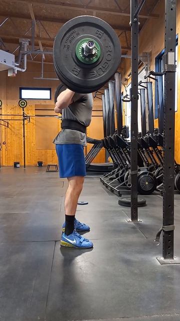 Back Squat Heavy 6's at 300lbs - 136 kilos. смотреть онлайн