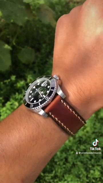 Green or brown for this #rolexsub ? #armillawatchbands #shorts смотреть онлайн