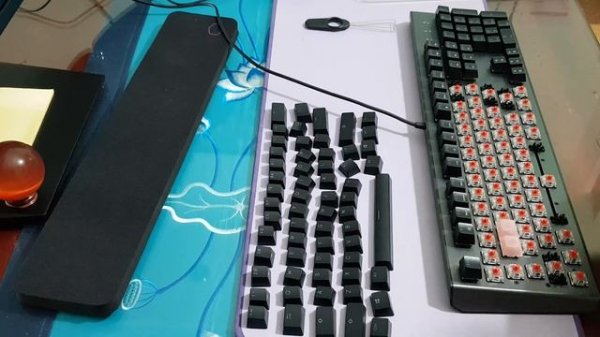First time i change keycap AKKO for keyboard Cooler Master CK550  V2