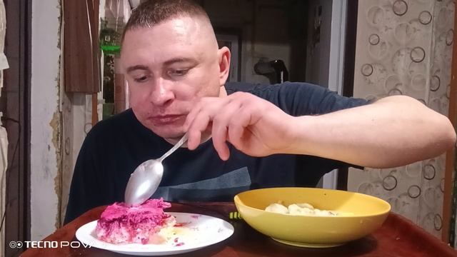 мукбанг/обжор/сырный суп,селёдка под шубой/ смотреть онлайн