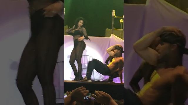 Nicki Minaj - Anaconda - The Pinkprint Tour 8/7/15 смотреть онлайн