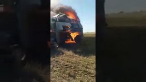 горит комбайн