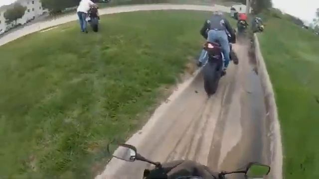 Милиция блокирует дорогу  Cops Block The Highway