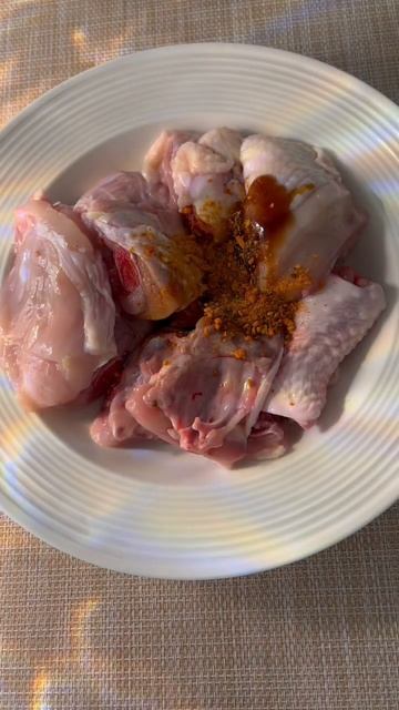 简单又方便的快手菜：鸡肉用生抽蚝油烧烤料腌制，放入空气炸锅即可。#一人食 смотреть онлайн