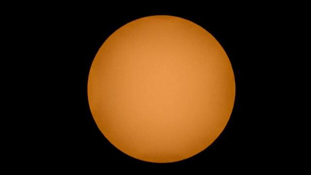 Transit of ISS across the Sun смотреть онлайн