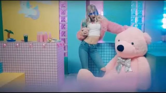 Aleyna Tilki Şarkıları смотреть онлайн