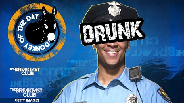 Detroit Cop Volunteers For Breathalyzer Demonstration, Except He Was Drunk смотреть онлайн