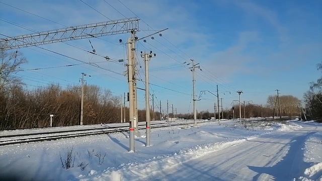 Эп20-015/069 с опаздывающим на 40 минут пассажирским поездом 028Ч Москва-Симферополь. Бедная собак смотреть онлайн