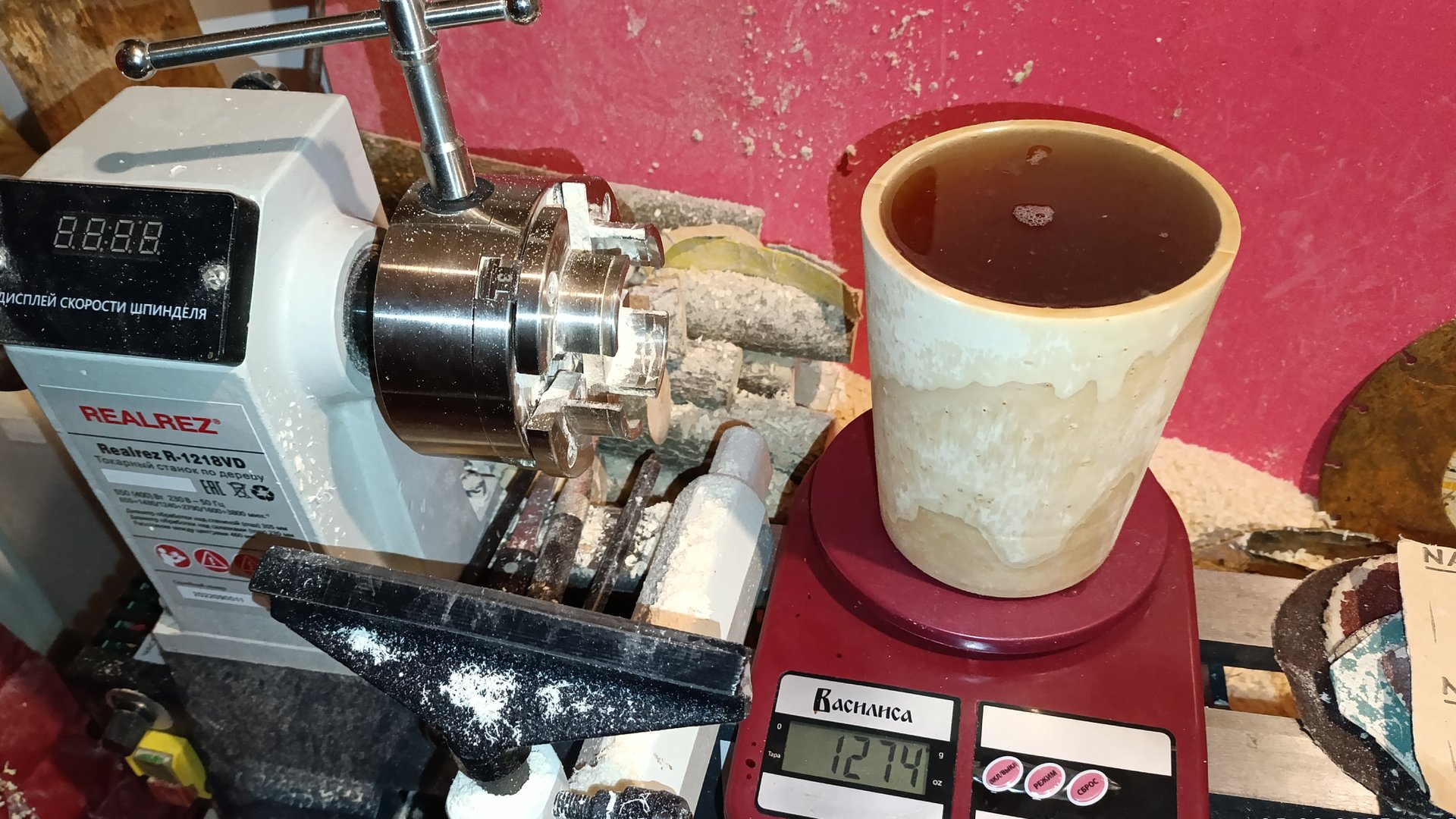 огромный эксцентриситет. впервый рас на планшайбе точить взялся клён. токарный realrez r-1218vd 500w смотреть онлайн