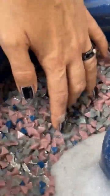 Галтовка серебряных цепей на производстве ювелирного бренда «Высоковы 585» 🔥 смотреть онлайн