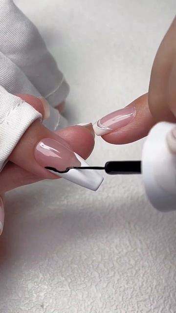 black white line gel🥰🥰🥰#nails #nailart #shorts смотреть онлайн