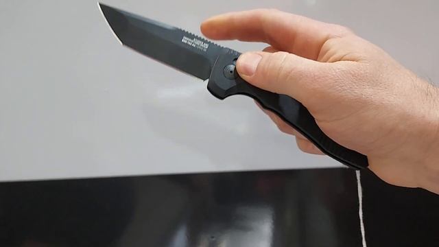 SOG-TAC AU works like a Benchmade Axis Auto! смотреть онлайн