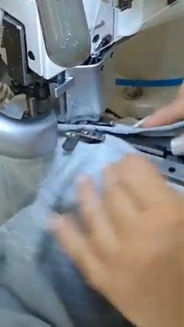 Máquina Flat Seammer Eletrônica c/ Refilador, 4 Agulhas ELLO смотреть онлайн