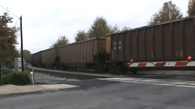 CSX 9026 leads CSX T103-02 in Marietta, GA смотреть онлайн
